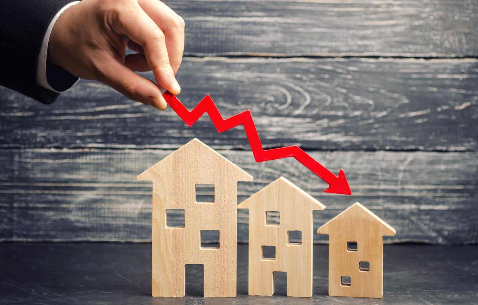 3 Early Signs of a Real Estate Market Downturn and What to Do Mashvisor
